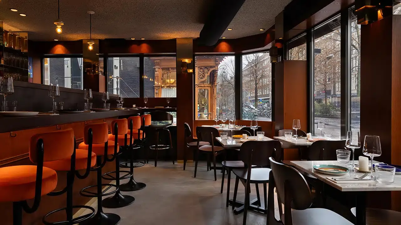 BookNoFees: Kaviareň – ELA Restobar – Amsterdam – ELA Restobar, fotka 1