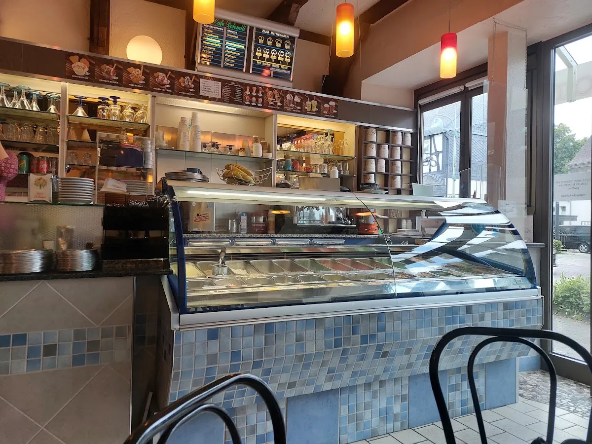 BookNoFees: Reštaurácia – Eiscafé Dolomiti – Eslohe – Kaviareň Dolomiti, fotka 1