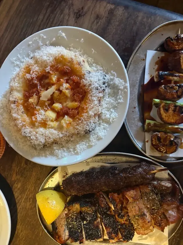 BookNoFees: Reštaurácia – Agora – London – Teraz, fotka 2