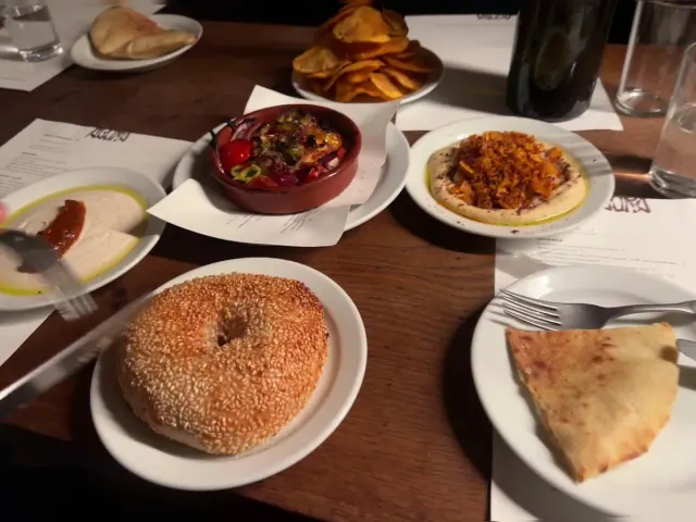 BookNoFees: Reštaurácia – Agora – London – Teraz, fotka 3
