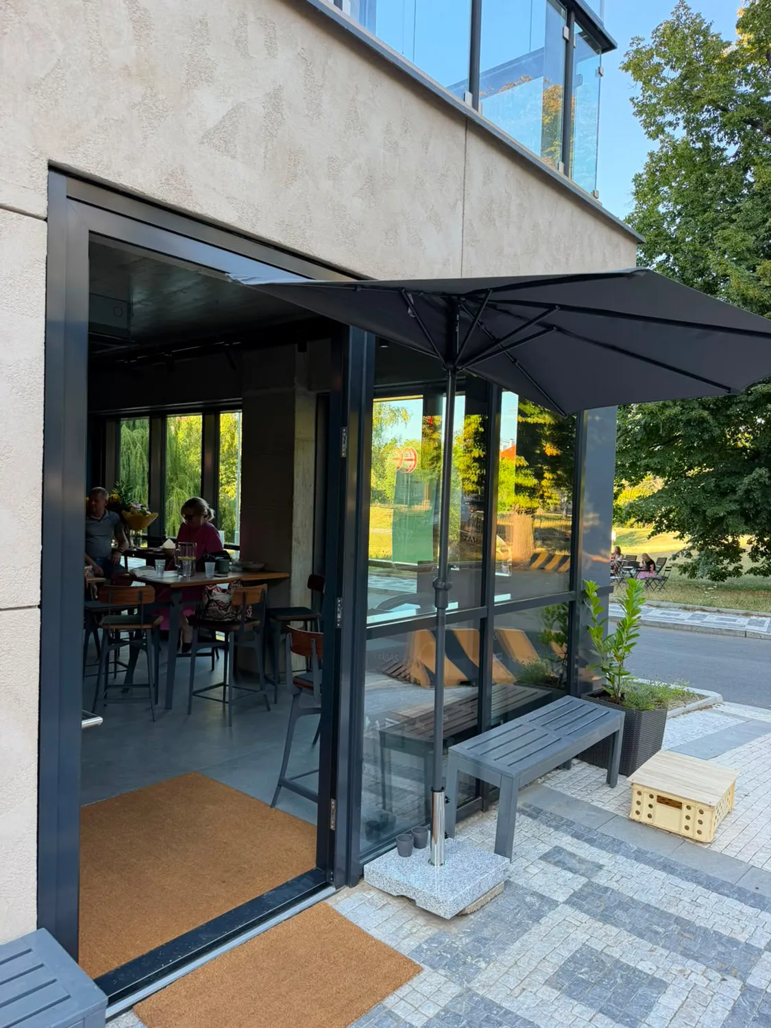 BookNoFees: Kaviareň – Bellčafe – Prague – Bellčafe, fotka 1