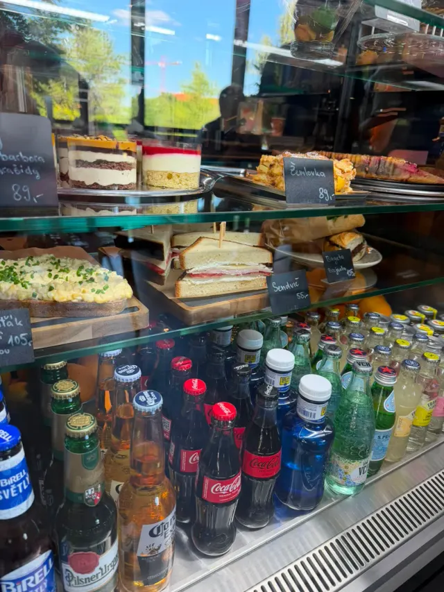 BookNoFees: Kaviareň – Bellčafe – Prague – Bellčafe, fotka 2