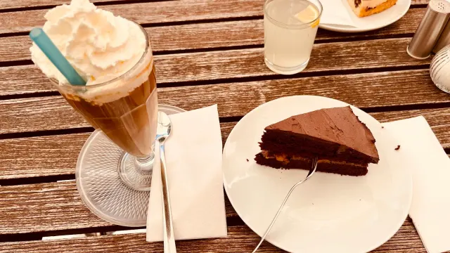 BookNoFees: Kaviareň – Café Behring – Berlin – Kaviareň Behring, fotka 3