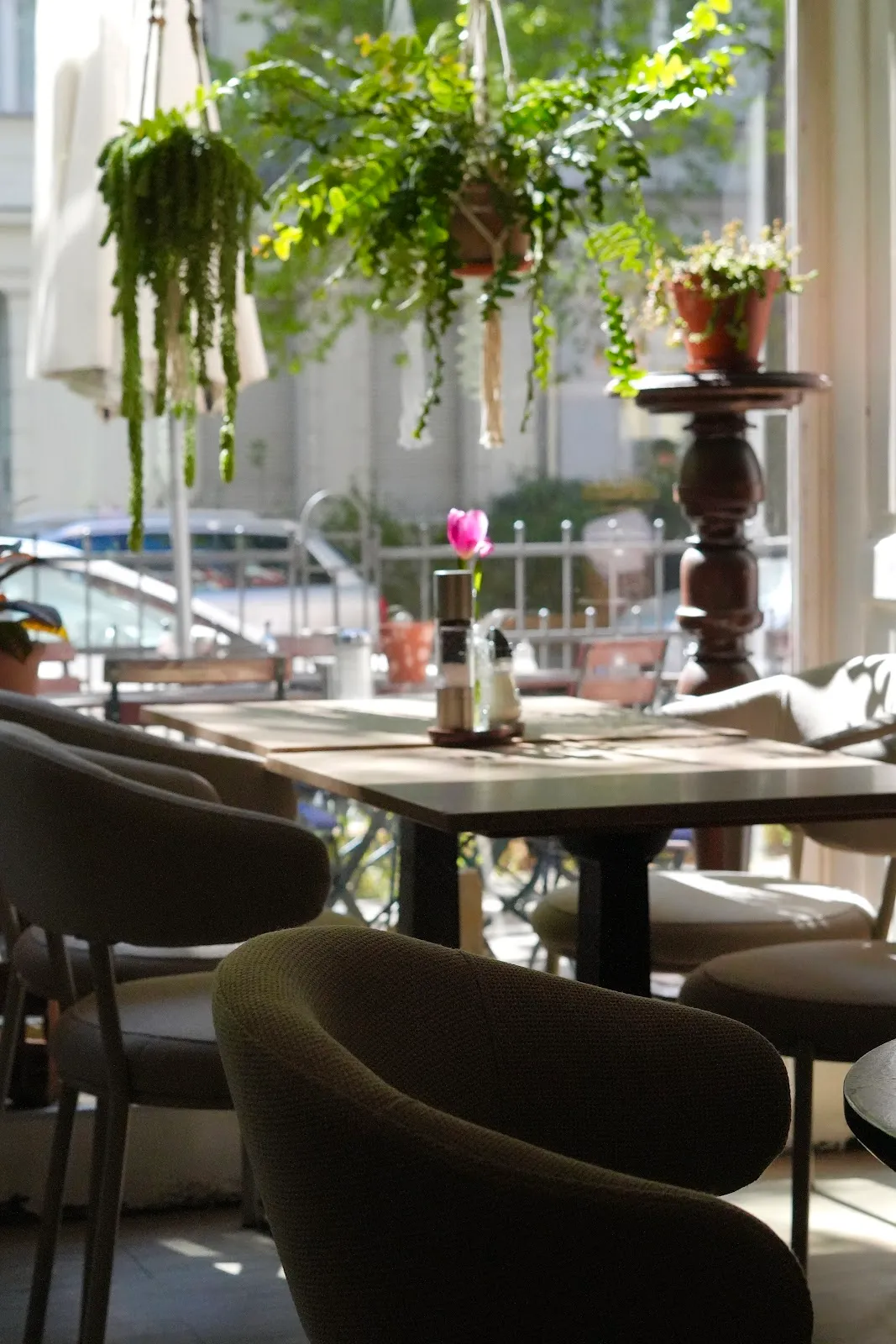 BookNoFees: Kaviareň – Café Behring – Berlin – Kaviareň Behring, fotka 1