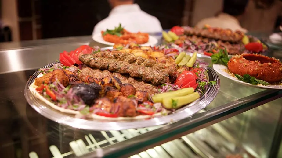 BookNoFees: Reštaurácia – Al-Amir – Budapest – Princ, fotka 1