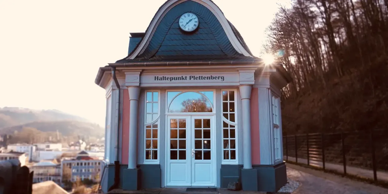 BookNoFees: Kaviareň – Café Haltepunkt – Plettenberg – Kaviareň Haltepunkt, fotka 1