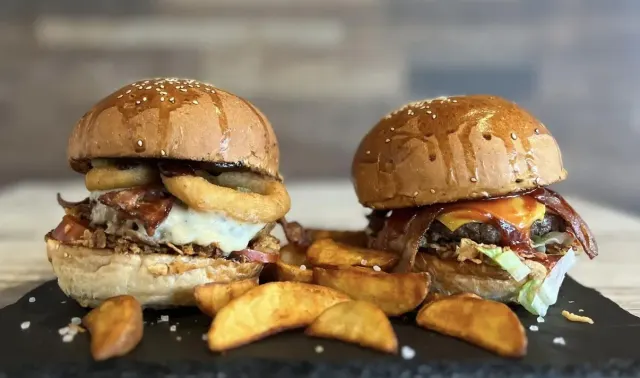 BookNoFees: Občerstvenie – Burger Sziget – Budapest – Burger Sziget, fotka 2
