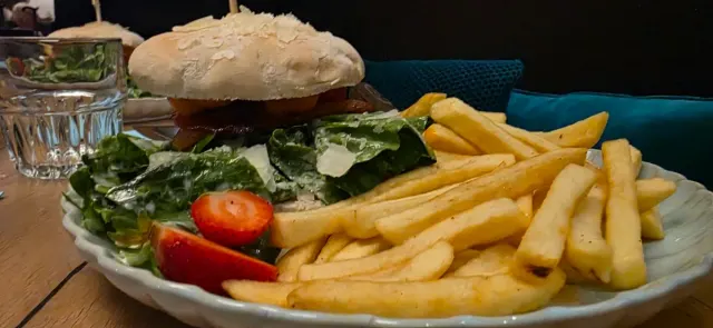 BookNoFees: Reštaurácia – Karl Café & Restaurant – Neuenrade – Karl Café & Reštaurácia, fotka 2