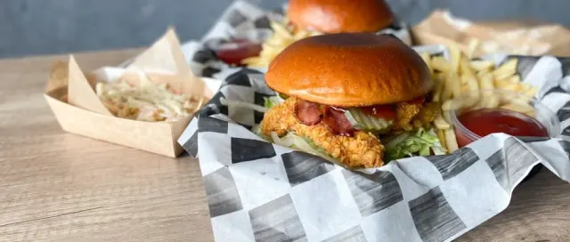 BookNoFees: Občerstvenie – Black Cat Burgers – Warsaw – Black Cat Burgers, fotka 3