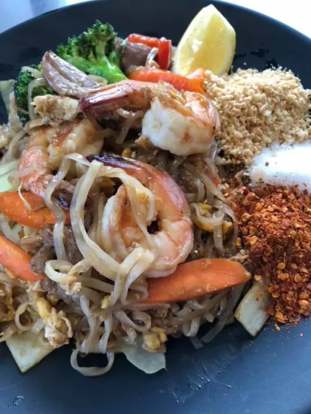 BookNoFees: Občerstvenie – Aroy Thai Take Away – Stockholm – Aroy Thai Take Away, fotka 3