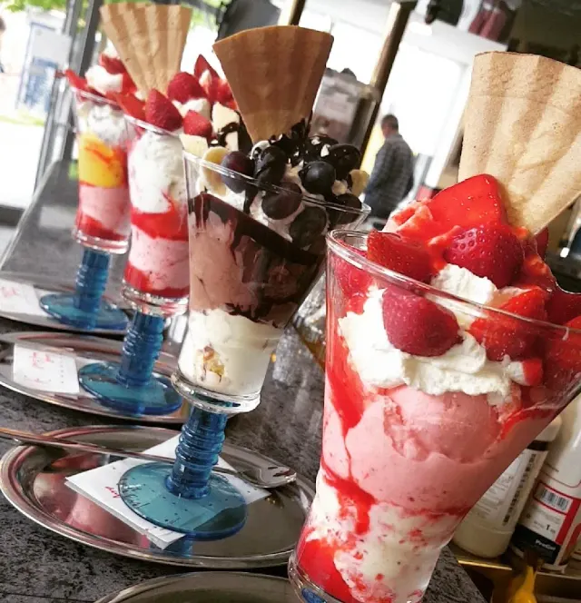 BookNoFees: Reštaurácia – Eiscafé Crema – Unna – Eiscafé Crema, fotka 2