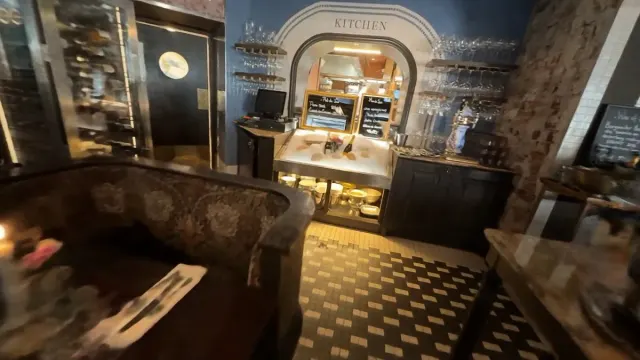 BookNoFees: Reštaurácia – Bistro Bardot – Helsinki – Bistro Bardot, fotka 3