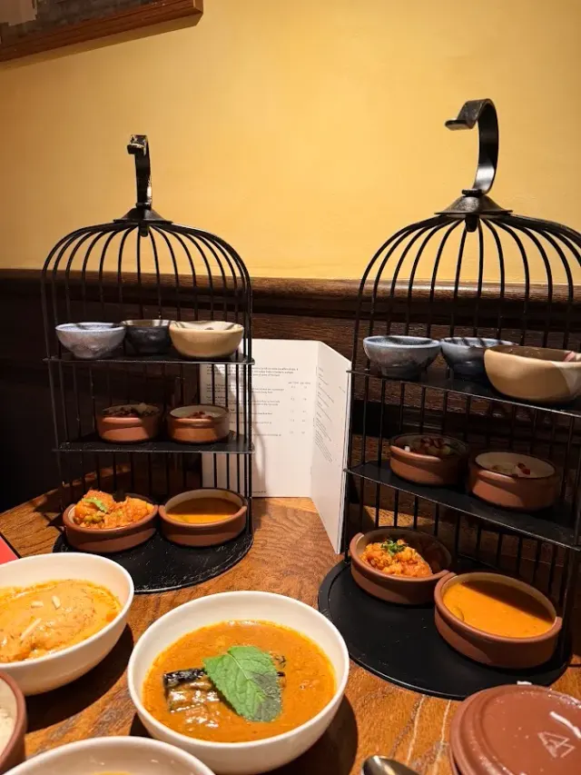 BookNoFees: Reštaurácia – Darjeeling Express – London – Darjeeling Express, fotka 2