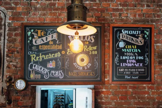 BookNoFees: Kaviareň – Bite Me Café – Madrid – Bite Me Café, fotka 2