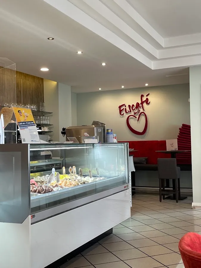 BookNoFees: Reštaurácia – Eiscafé mit Herz – Meinerzhagen – Kaviareň so zmrzlinou s dušou, fotka 1