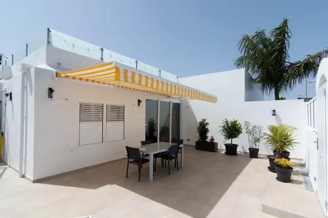 BookNoFees: Casa Kriki – exkluzívny bungalov so strešnou terasou v komplexe Holycan – Playa Del Ingles