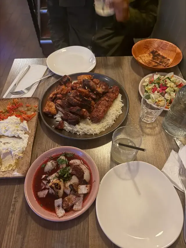 BookNoFees: Reštaurácia – Cirrik – London – Cirrik, fotka 2