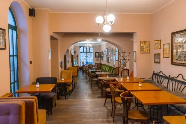 BookNoFees: Kaviareň – Choco-Café U Červené židle – Prague – Choco-Café „U Červenej stoličky“, fotka 2