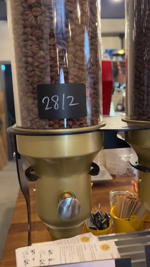 BookNoFees: Kaviareň – Arise Coffee Roasters – London – Arise Coffee Roasters, fotka 3