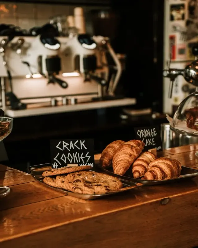 BookNoFees: Kaviareň – Subcult – Amsterdam – Subkult, fotka 2