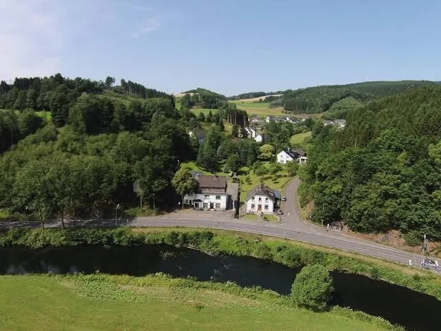 BookNoFees: Reštaurácia – Landgasthof Zum Lindenbaum – Finnentrop – Vidiecky hostinec „Zum Lindenbaum“, fotka 3