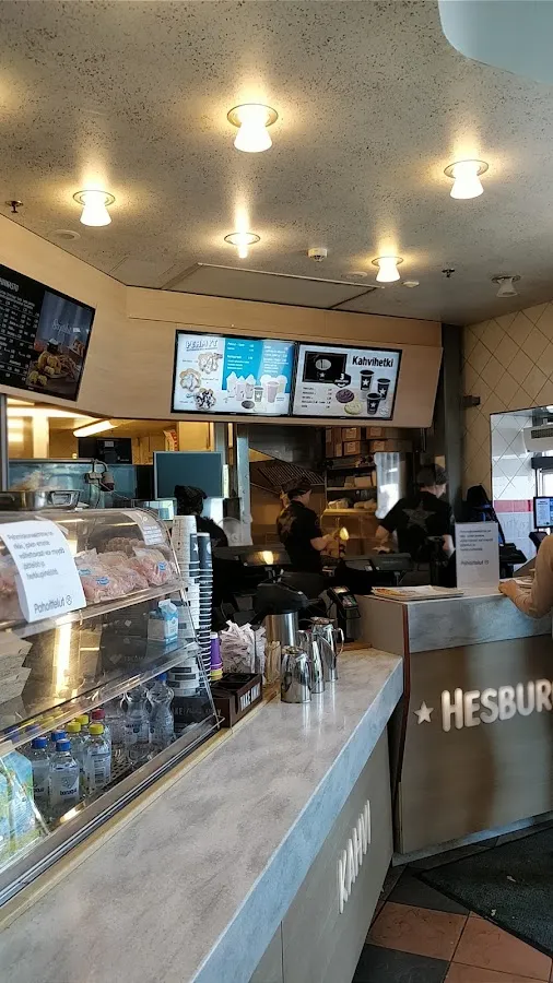 BookNoFees: Občerstvenie – Hesburger – Helsinki – Hesburger, fotka 3