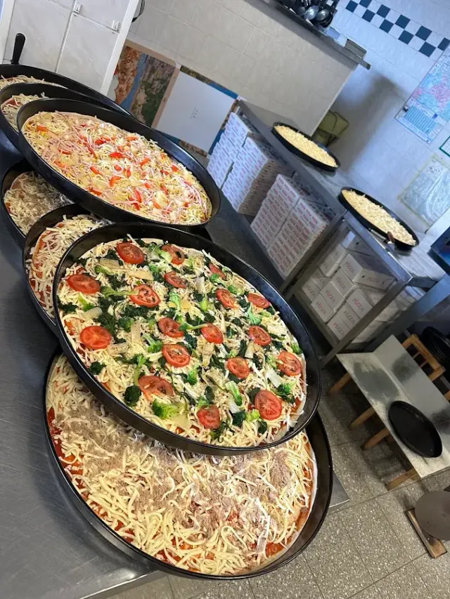 BookNoFees: Reštaurácia – Don Camillo Pizza-Service – Lüdenscheid – Don Camillo – donáška pizze, fotka 2