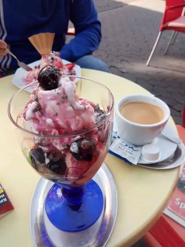 BookNoFees: Reštaurácia – Eiscafé Da Rosa – Werl – Kaviareň Da Rosa, fotka 3