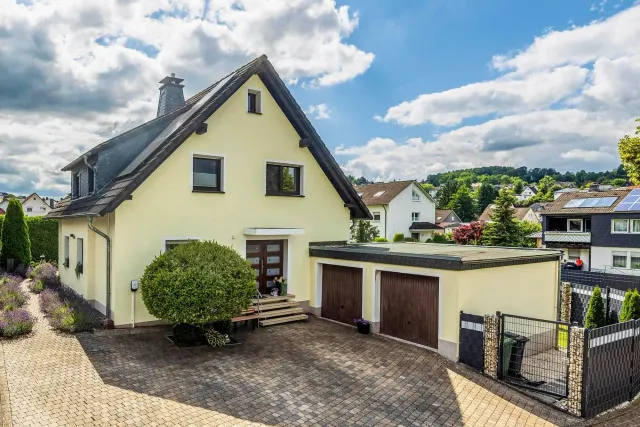 BookNoFees: ubytovanie, Nieder-Röhre – Prázdninový apartmán „Sonnenblick und Relax“