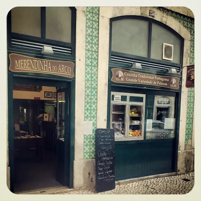 BookNoFees: Reštaurácia – Merendinha do Arco – Lisbon – Občerstvenie z Arca, fotka 3