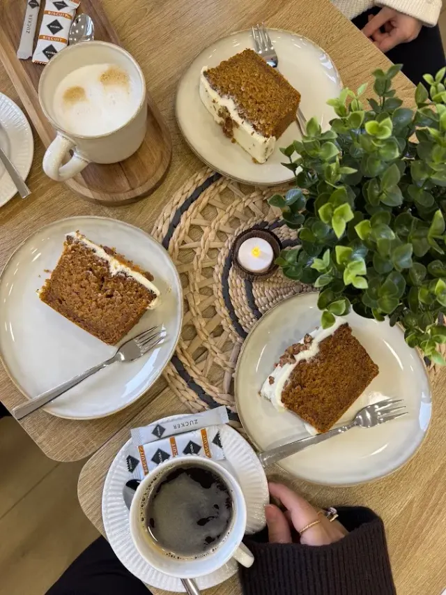 BookNoFees: Reštaurácia – Familiencafe Lino's – Bergkamen – Rodinná kaviareň Lino's, fotka 3