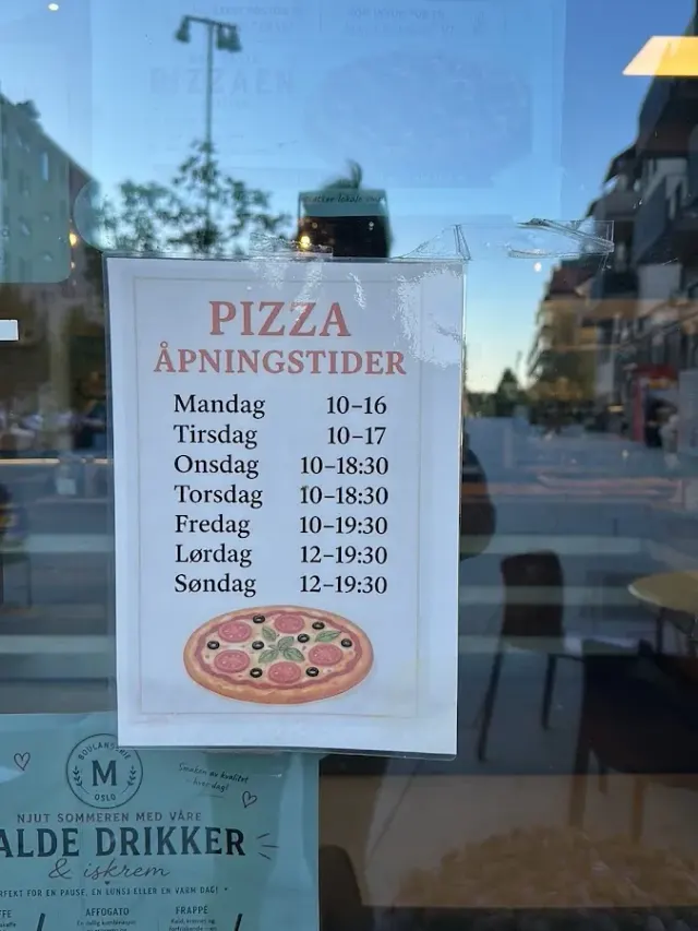 BookNoFees: Kaviareň – Boulangerie M – Oslo – Pekáreň M, fotka 3