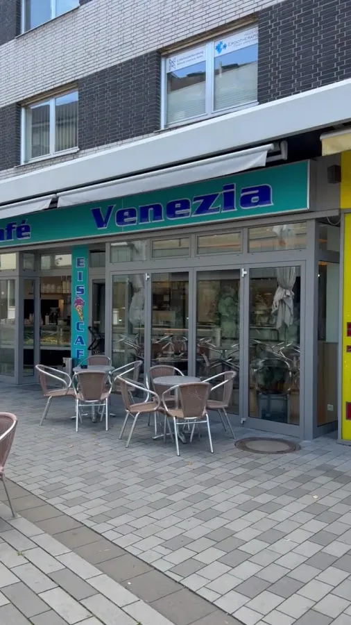BookNoFees: Reštaurácia – Eiscafé Venezia – Meschede – Kaviareň Eiscafé Venezia, fotka 3