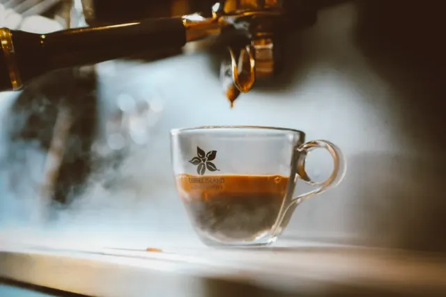 BookNoFees: Kaviareň – Coffee Island – Athens – Kávový ostrov, fotka 2