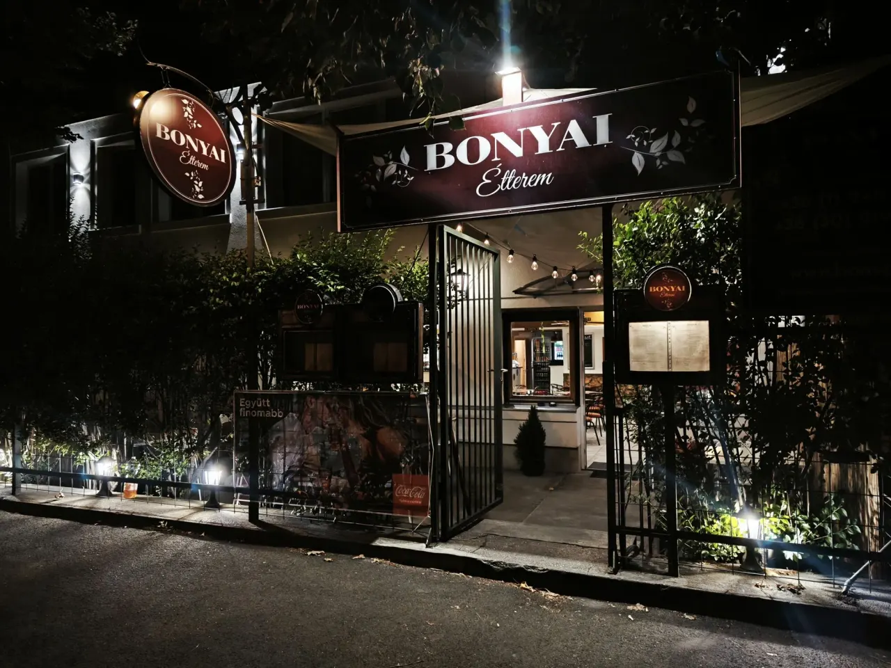 BookNoFees: Reštaurácia – Bonyai Étterem – Budapest – Reštaurácia Bonyai, fotka 1