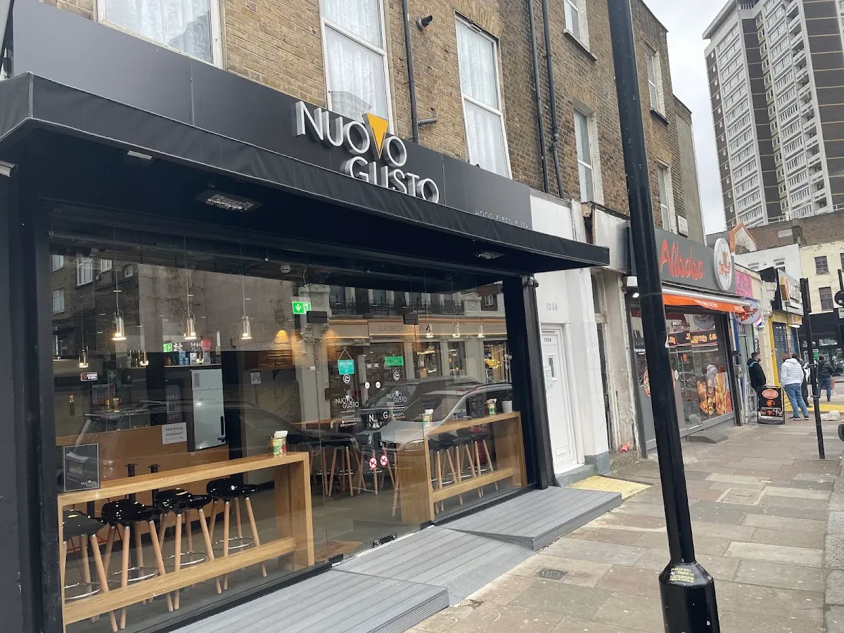 BookNoFees: Občerstvenie – Delta Pizza – London – Delta Pizza, fotka 1