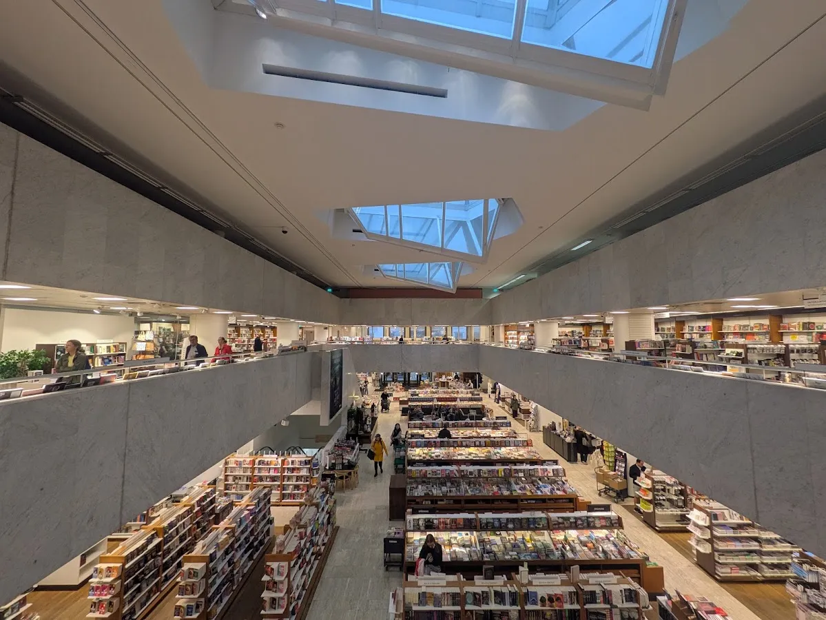 BookNoFees: Kaviareň – Café Aalto – Helsinki – Kaviareň Aalto, fotka 1