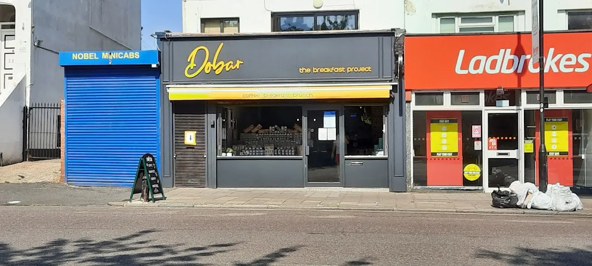 BookNoFees: Kaviareň – Dobar – London – Dobré, fotka 1