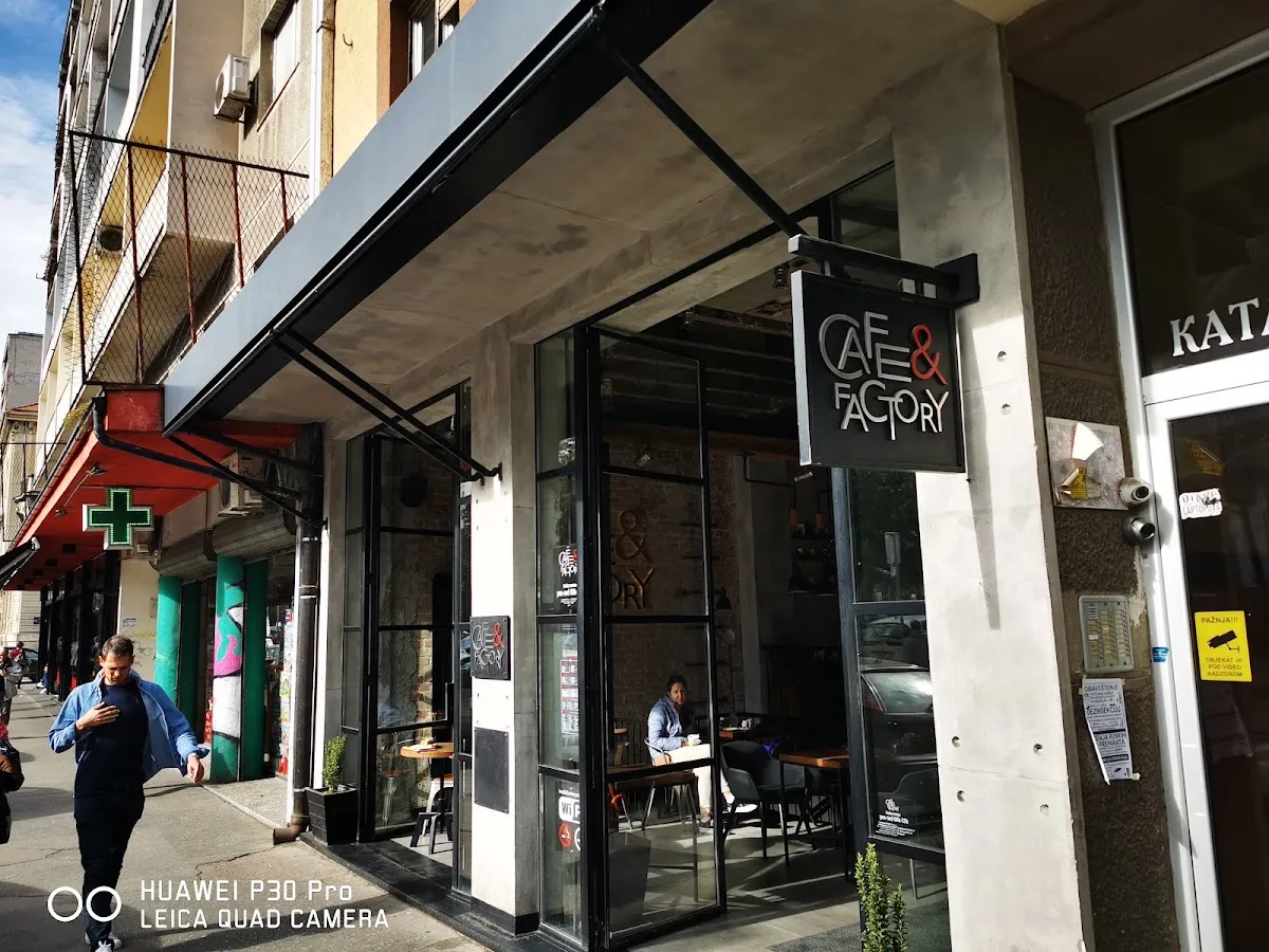 BookNoFees: Kaviareň – Cafe & Factory – Belgrade – Cafe & Factory, fotka 1