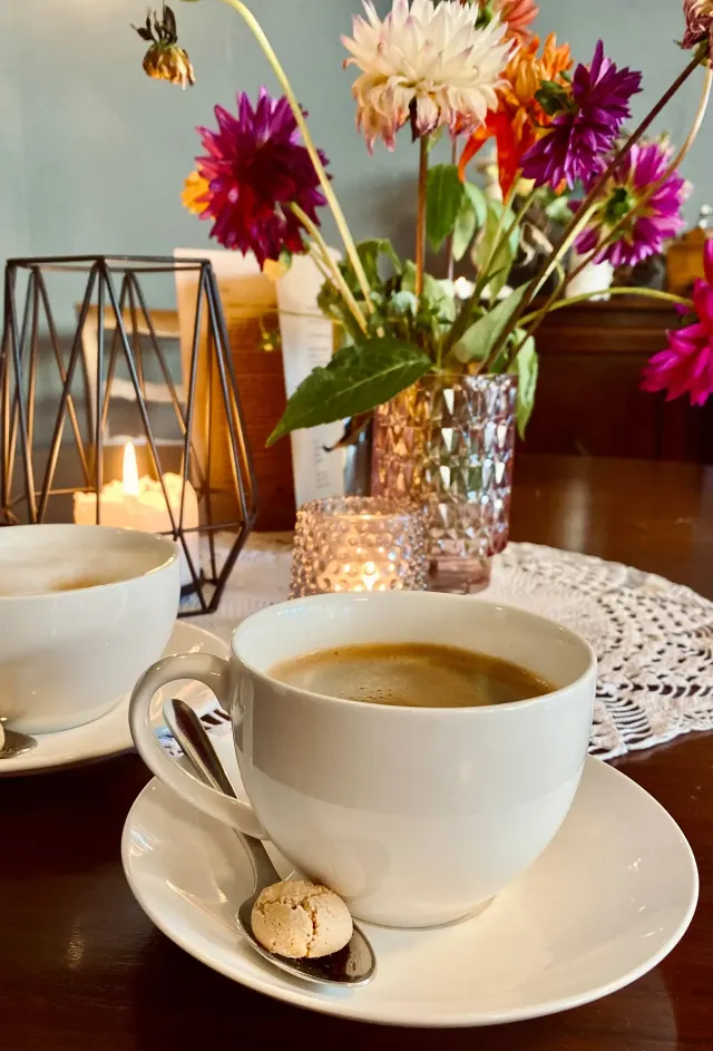 BookNoFees: Kaviareň – Café Buuck – Rüthen – Kniha o káve, fotka 3