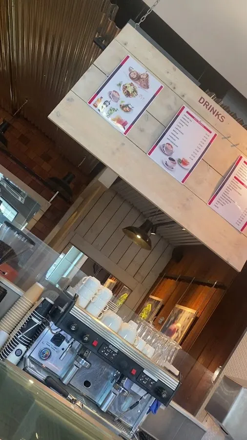 BookNoFees: Kaviareň – Cafe Victoria – London – Kaviareň Victoria, fotka 3