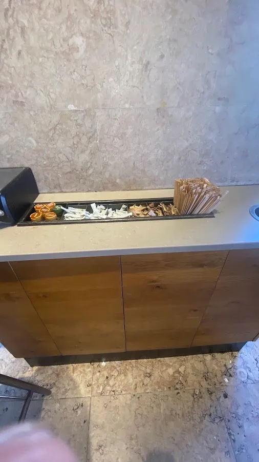 BookNoFees: Reštaurácia – Starbucks – Lisbon – Starbucks, fotka 2