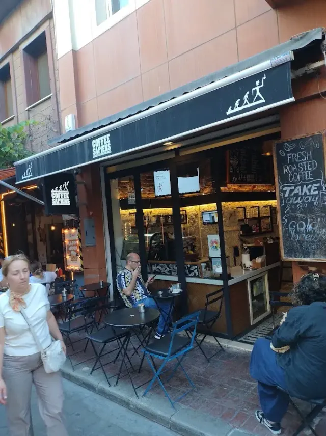 BookNoFees: Kaviareň – Coffee Sapiens – Istanbul – Káva Sapiens, fotka 2