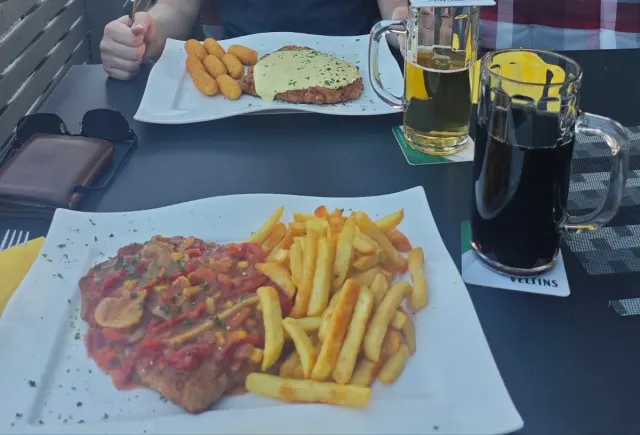 BookNoFees: Reštaurácia – Dorfschänke Körner – Arnsberg-Bruchhausen – Vesnická krčma Körner, fotka 2