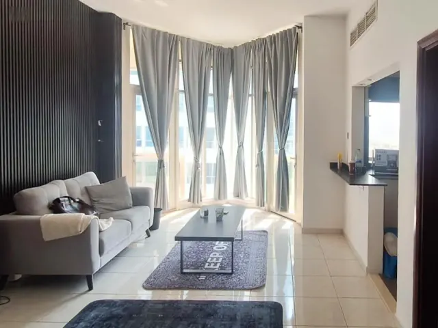 BookNoFees: Štýlový štúdio v centre s bazénom a parkoviskom – Dubai