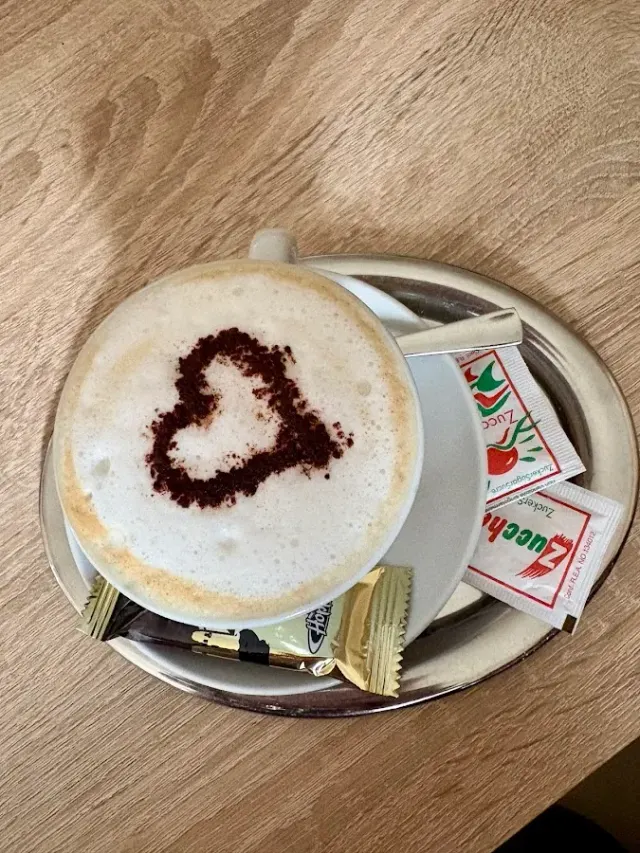 BookNoFees: Reštaurácia – Eis Café Cortina – Sprockhövel – Tu je Café Cortina, fotka 2