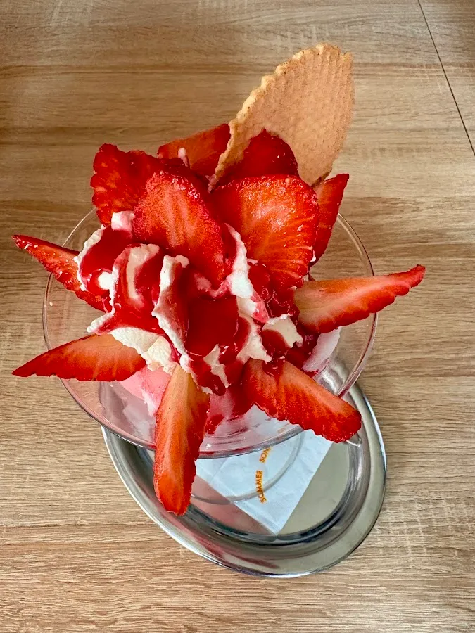 BookNoFees: Reštaurácia – Eis Café Cortina – Sprockhövel – Tu je Café Cortina, fotka 1