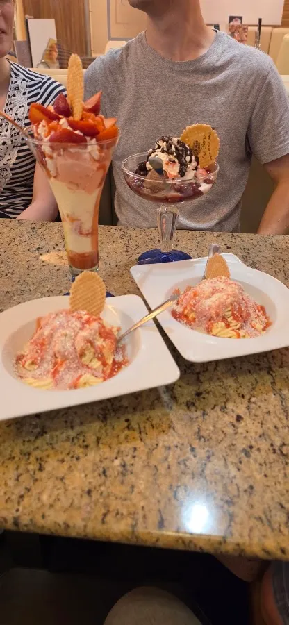 BookNoFees: Reštaurácia – Eiscafe San Remo – Hattingen – Kaviareň San Remo, fotka 2