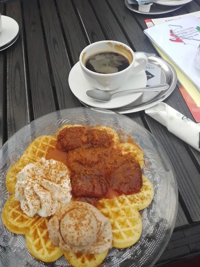 BookNoFees: Zmrzlina – Eiscafe Cortina – Hilchenbach – Kaviareň Cortina, fotka 3