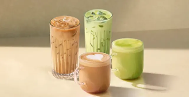 BookNoFees: Kaviareň – Starbucks – Bucharest – Starbucks, fotka 3
